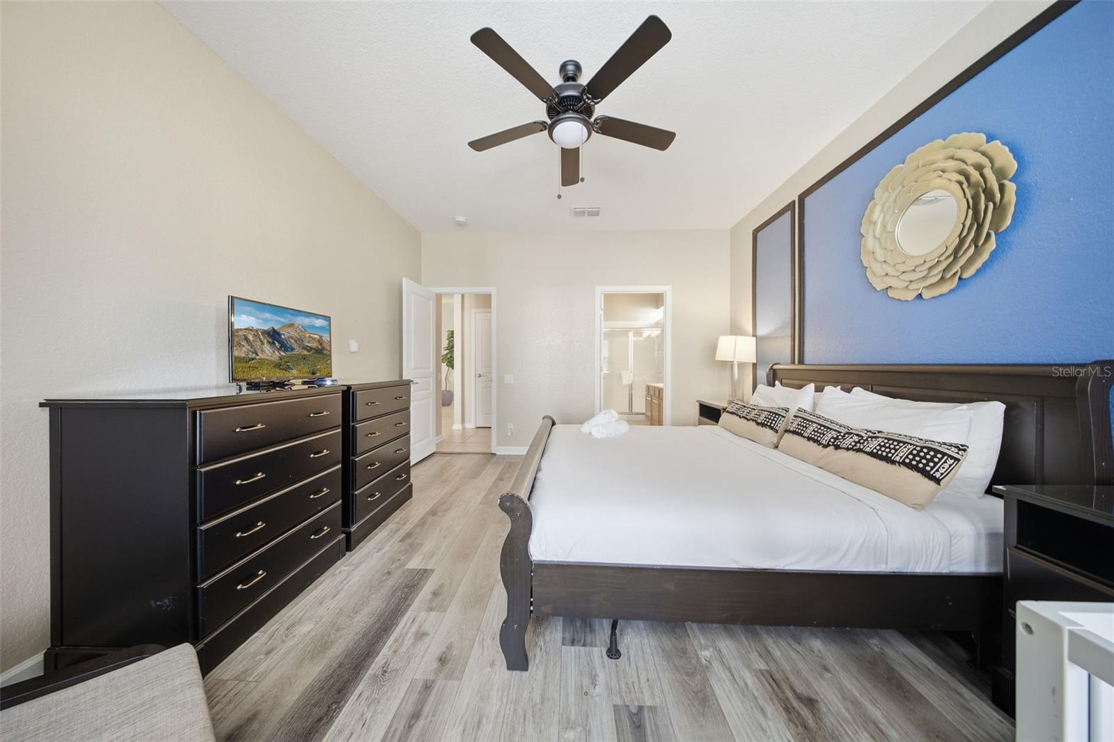 Image 24 of 97 For 2621 Archfeld Boulevard