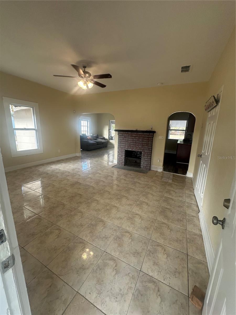 Image 3 of 11 For 738 Dean Road