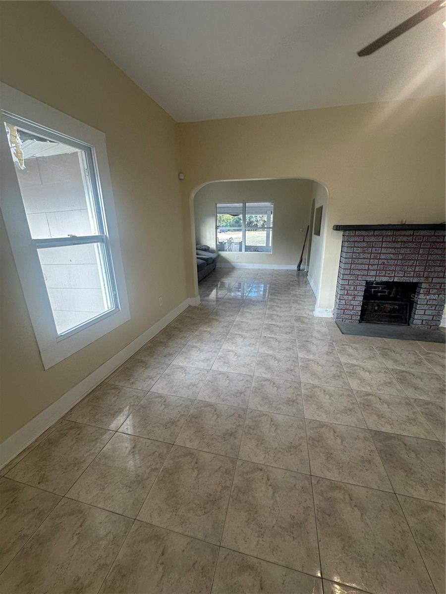 Image 4 of 11 For 738 Dean Road