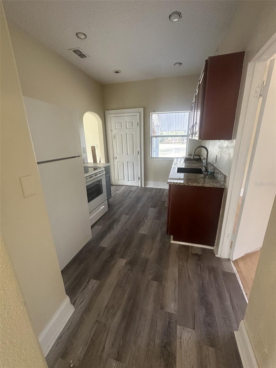 Image 6 of 11 For 738 Dean Road