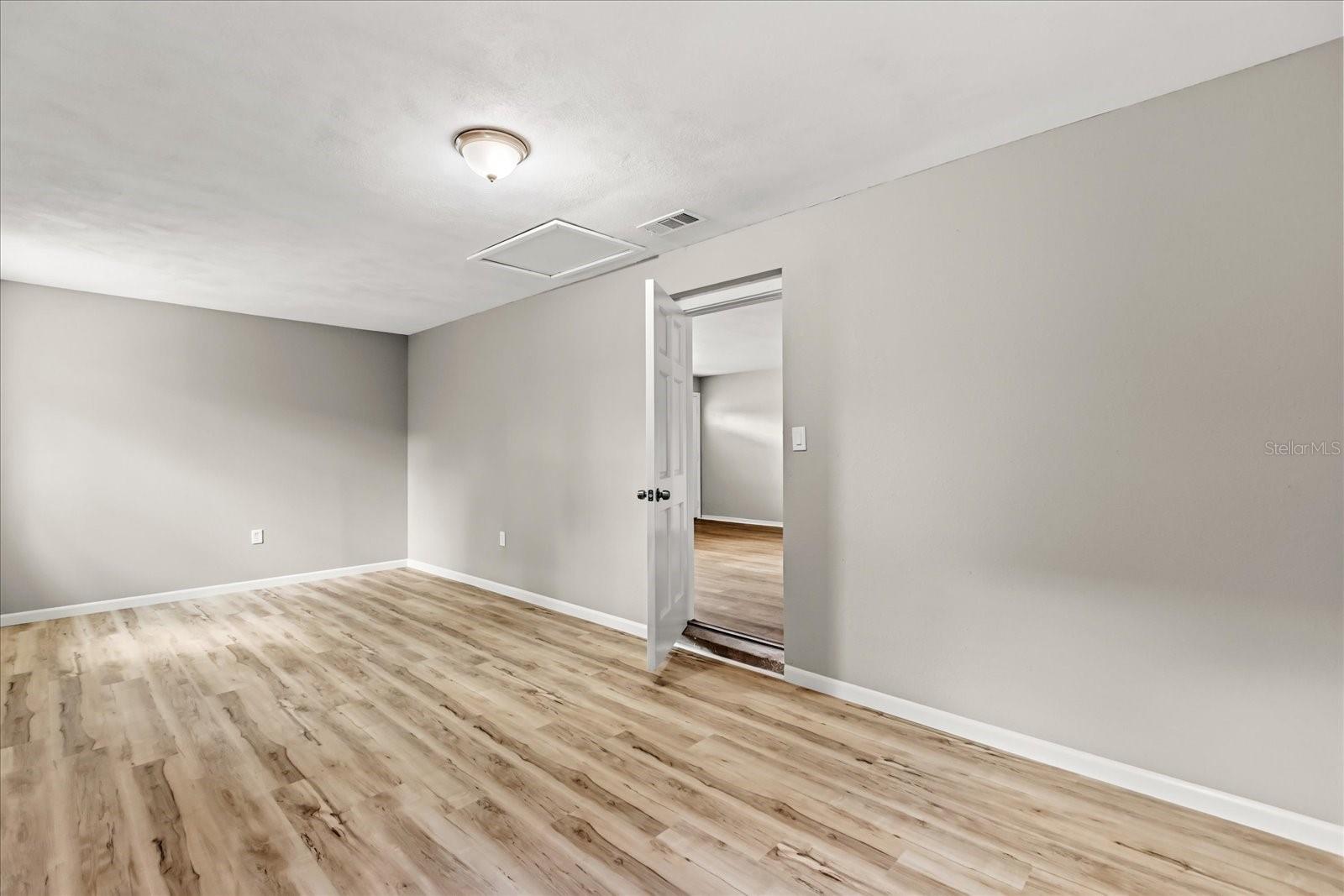 Image 11 of 20 For 225 Keech Street