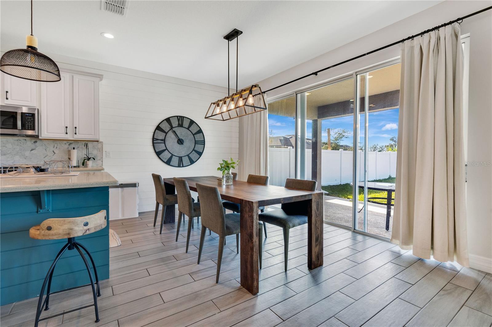 Image 6 of 38 For 3111 Stonegate Drive