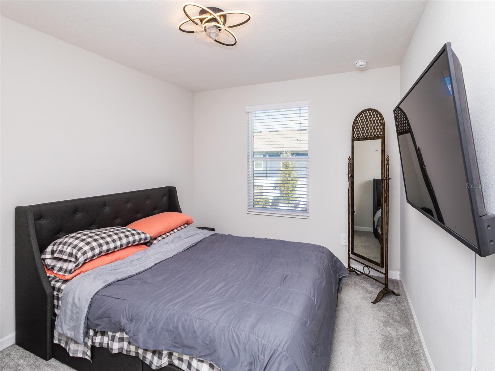 Image 21 of 43 For 152 Cape Honeysuckle Place