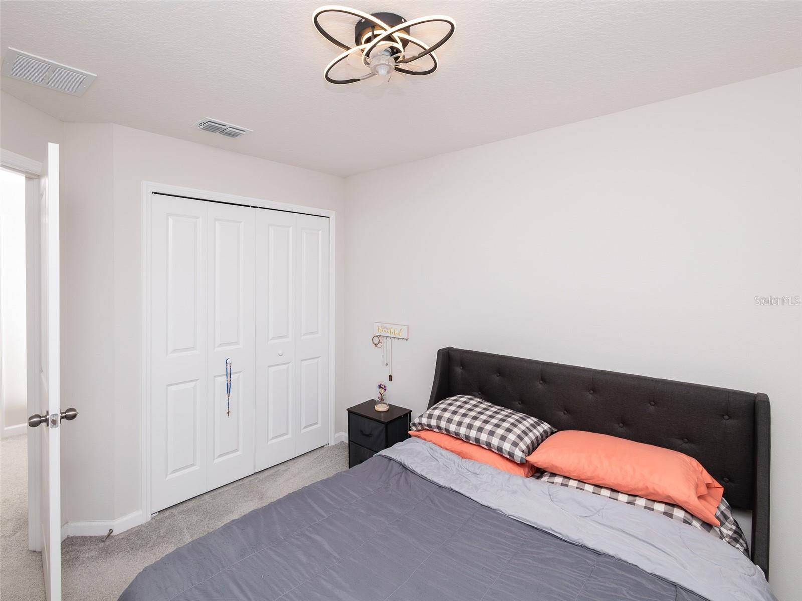 Image 22 of 43 For 152 Cape Honeysuckle Place