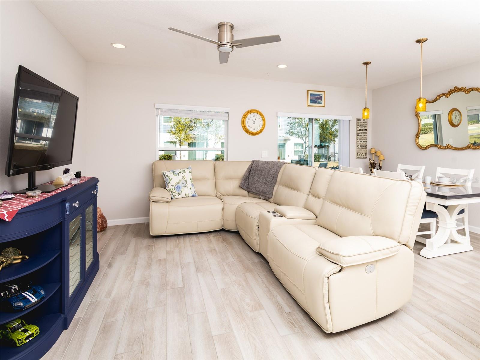 Image 3 of 43 For 152 Cape Honeysuckle Place