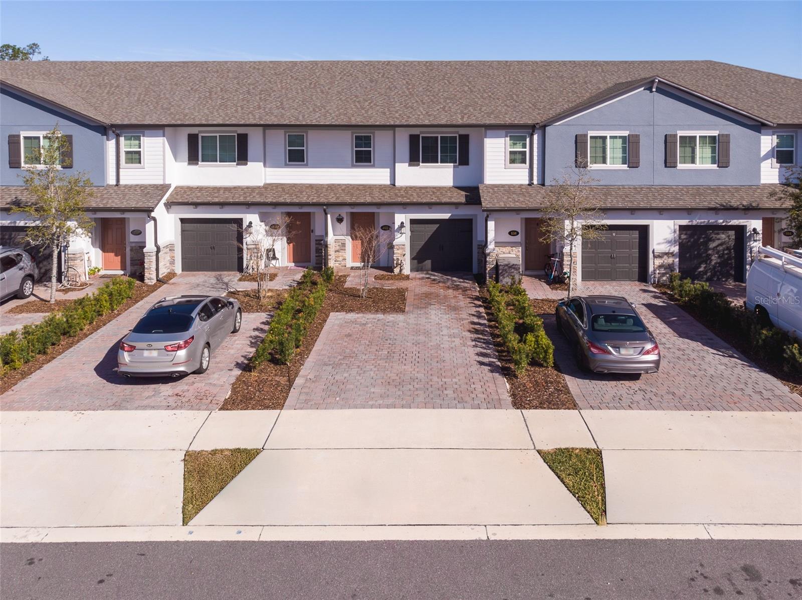 Image 32 of 43 For 152 Cape Honeysuckle Place