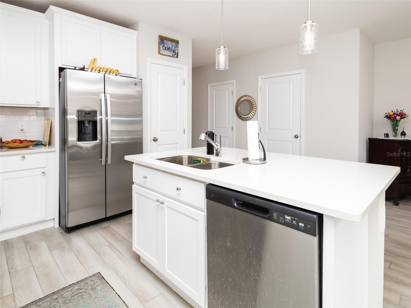 Image 5 of 43 For 152 Cape Honeysuckle Place