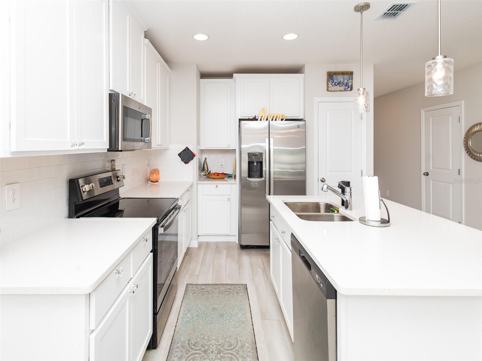 Image 8 of 43 For 152 Cape Honeysuckle Place