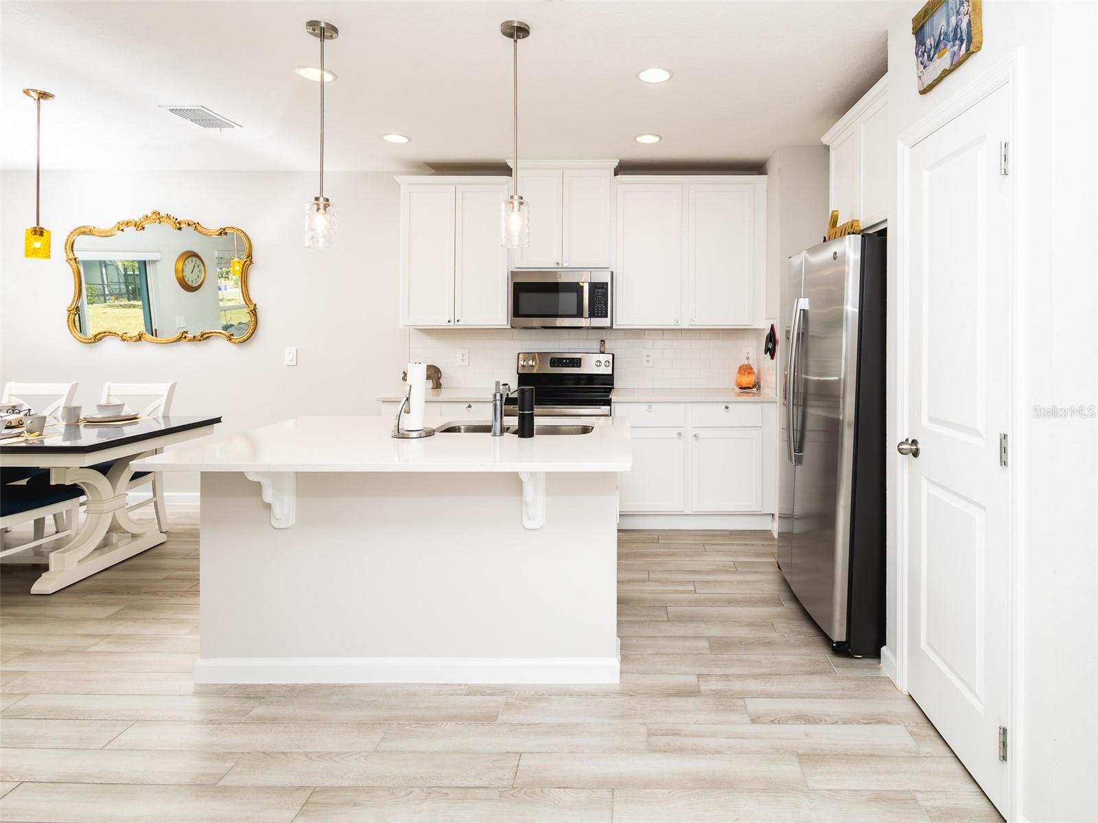 Image 9 of 43 For 152 Cape Honeysuckle Place