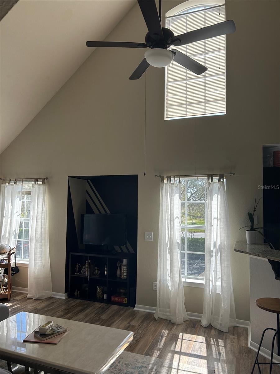 Image 4 of 11 For 8925 Lee Vista Boulevard 2704