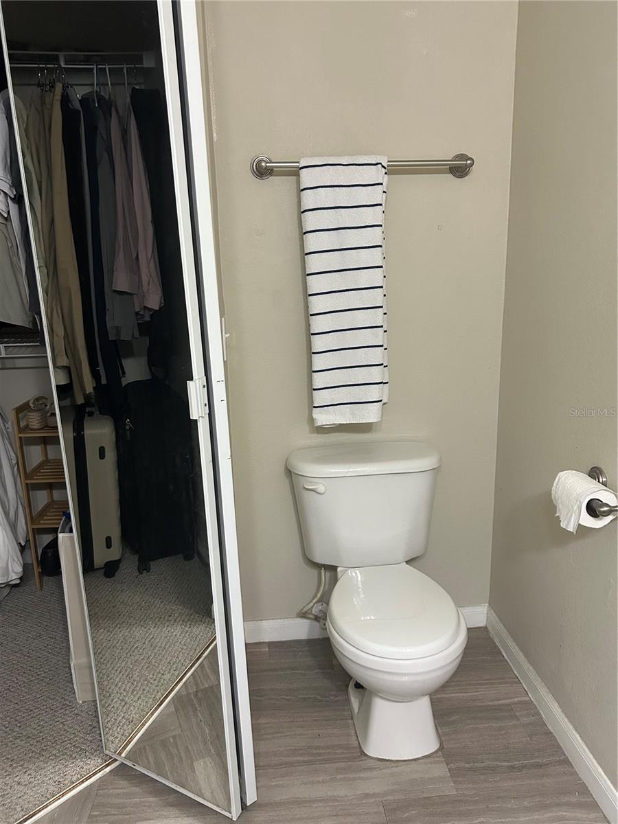 Image 9 of 11 For 8925 Lee Vista Boulevard 2704