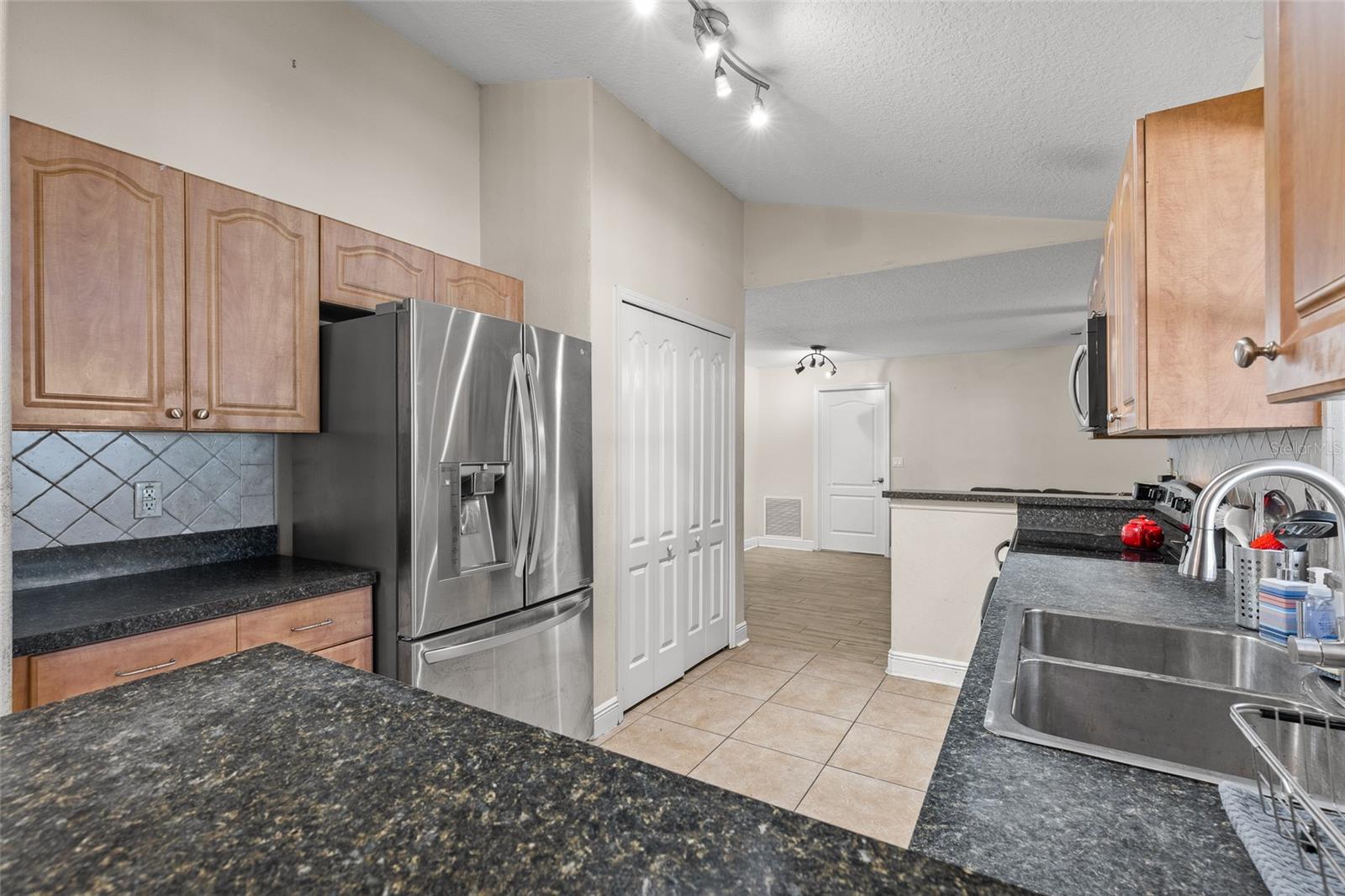 Image 10 of 32 For 5290 Seminole Avenue