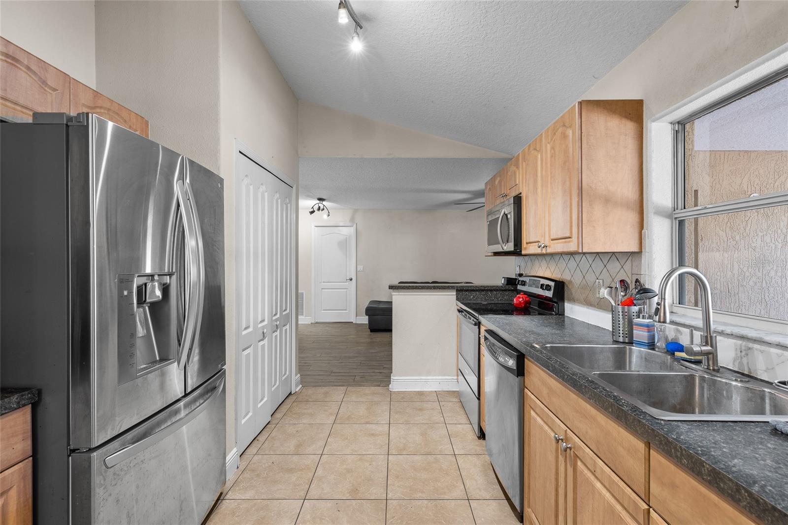 Image 12 of 32 For 5290 Seminole Avenue