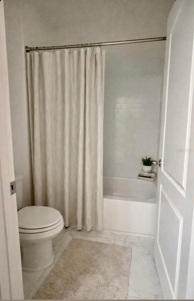 Image 8 of 10 For 2583 Circolo Lane