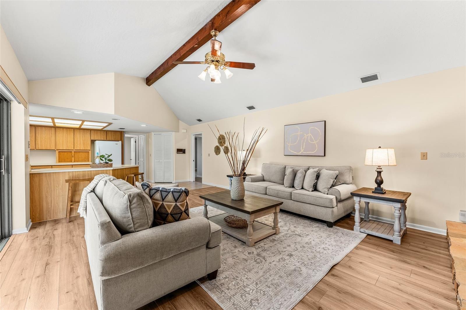 Image 16 of 58 For 2213 Woodlawn Circle