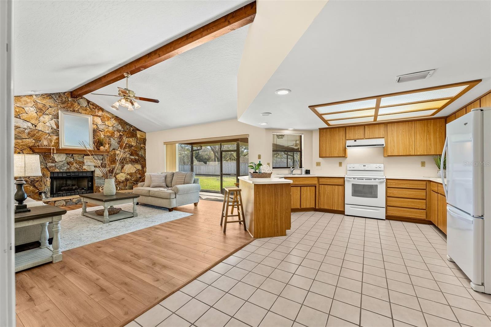 Image 17 of 58 For 2213 Woodlawn Circle