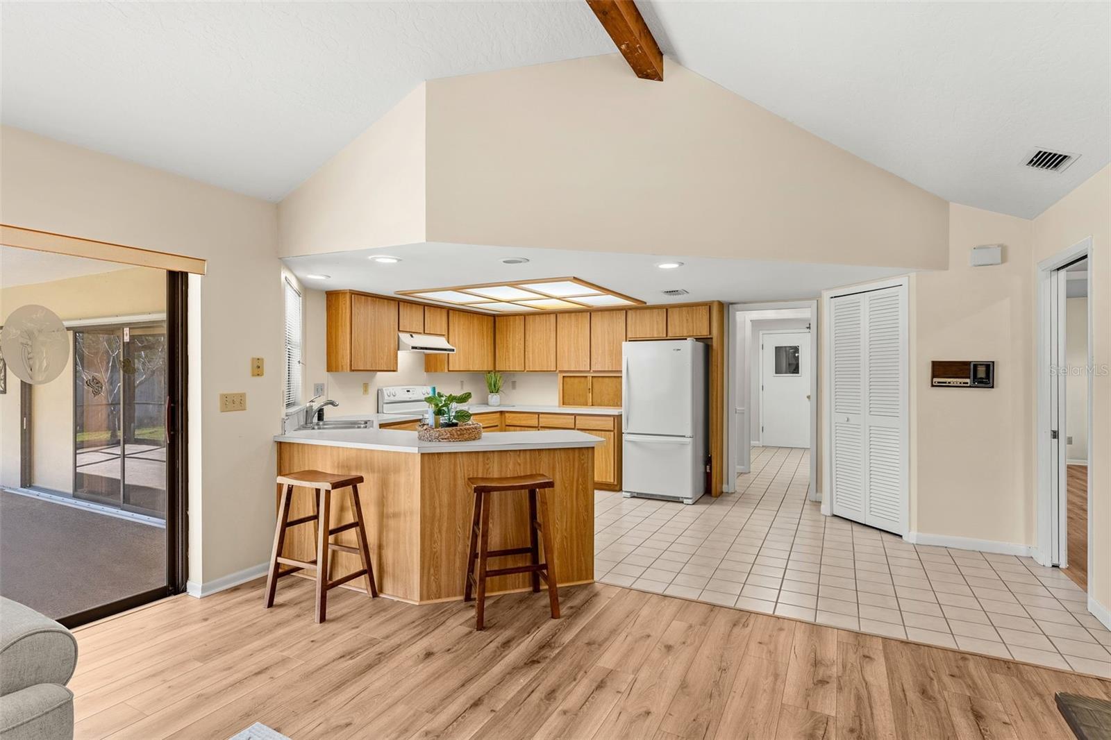 Image 19 of 58 For 2213 Woodlawn Circle