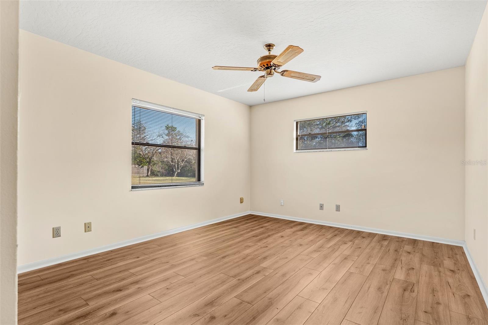 Image 24 of 58 For 2213 Woodlawn Circle