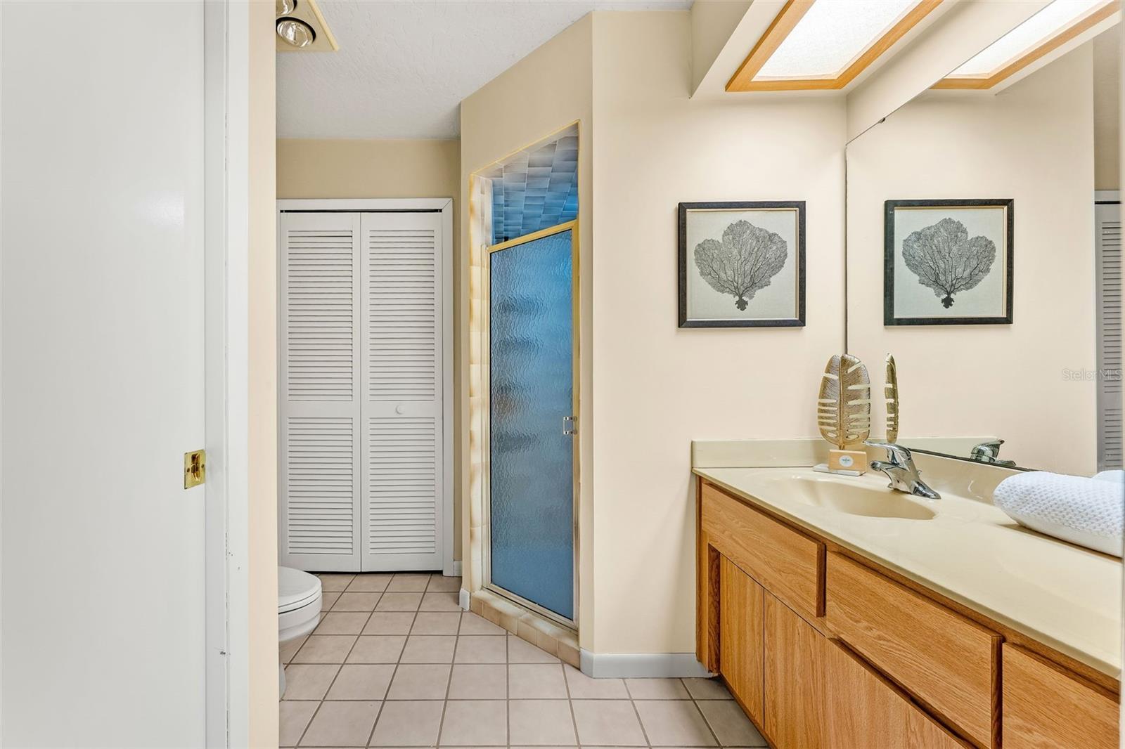 Image 29 of 58 For 2213 Woodlawn Circle