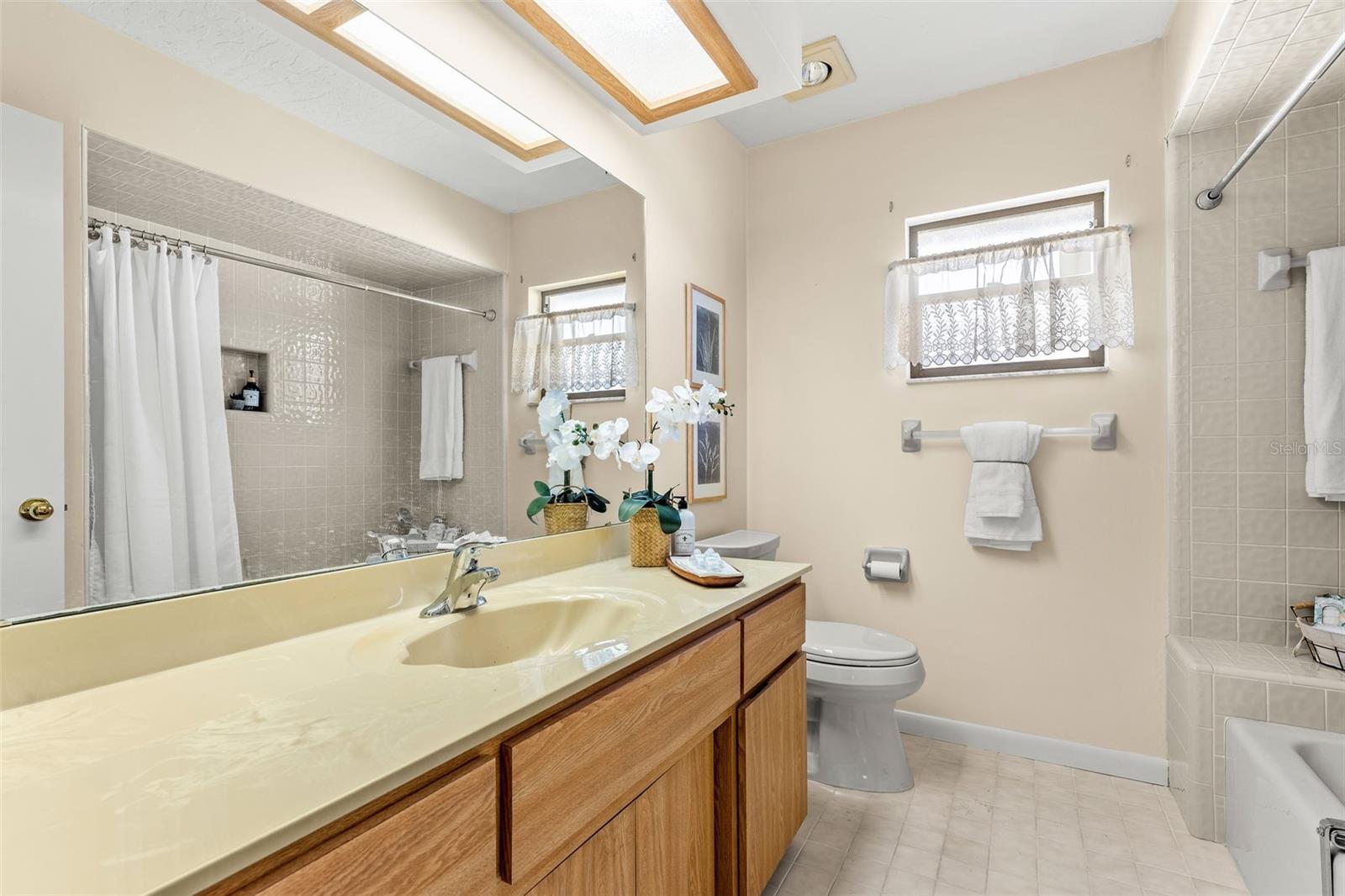 Image 33 of 58 For 2213 Woodlawn Circle