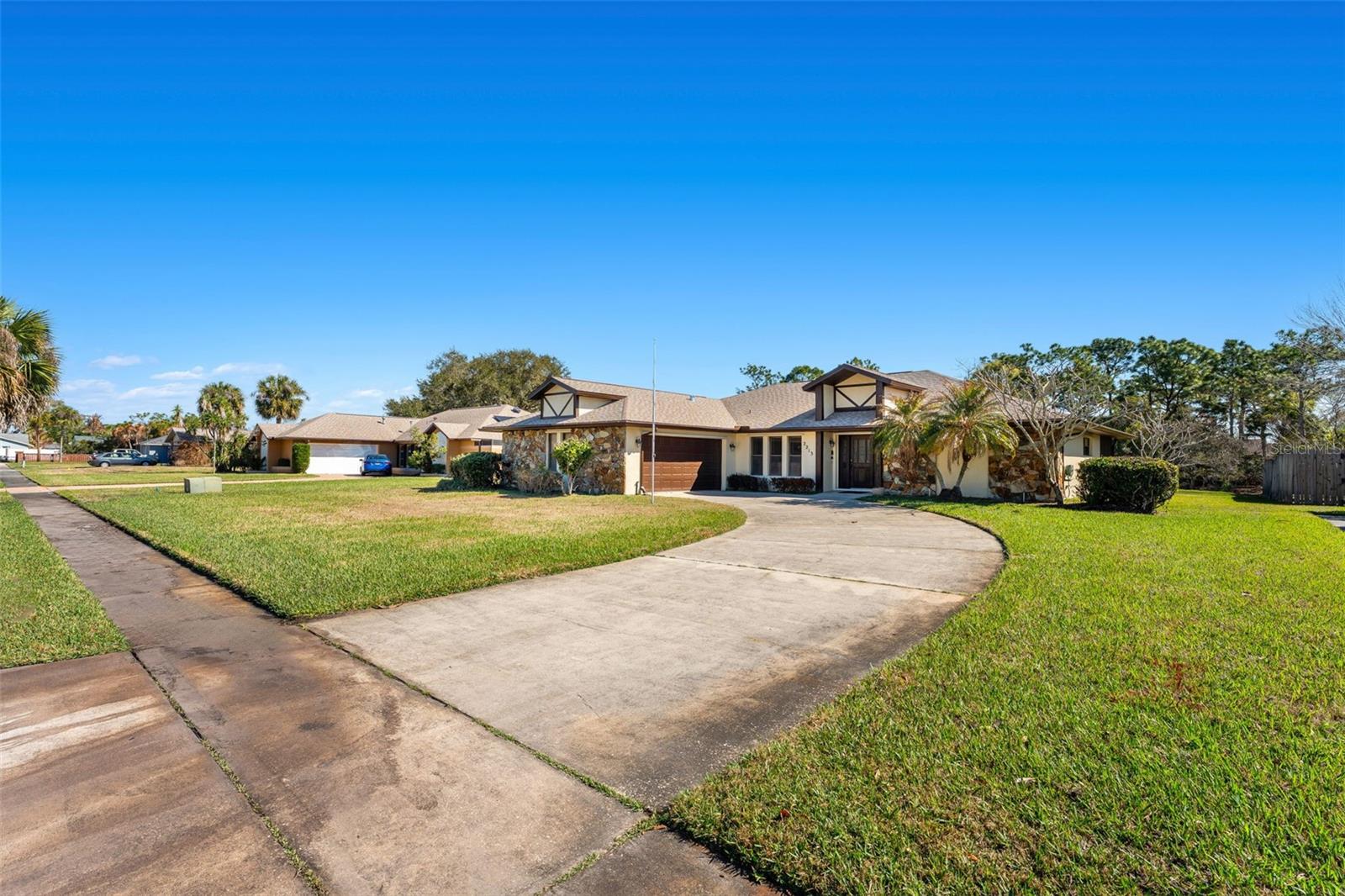 Image 52 of 58 For 2213 Woodlawn Circle