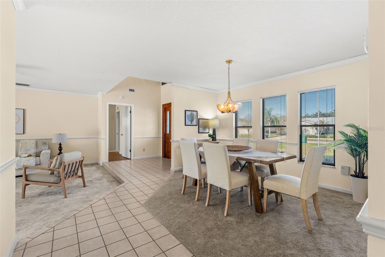 Image 9 of 58 For 2213 Woodlawn Circle