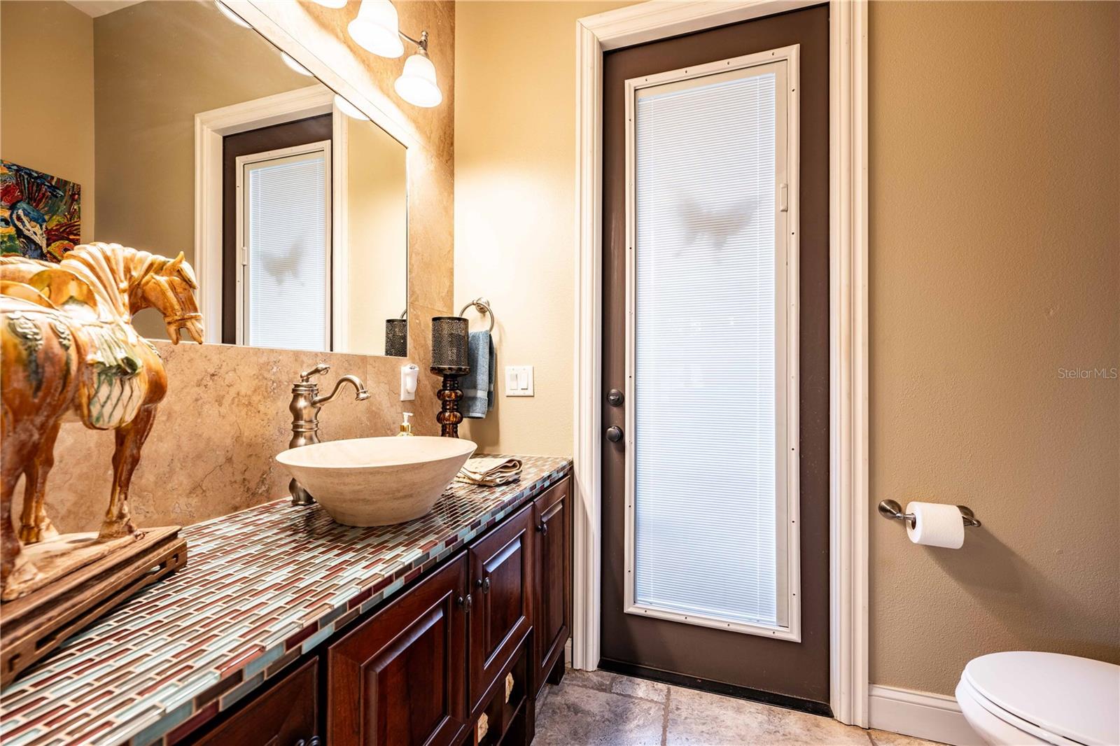 Listing photo id 11 for 1570 Palmer Avenue