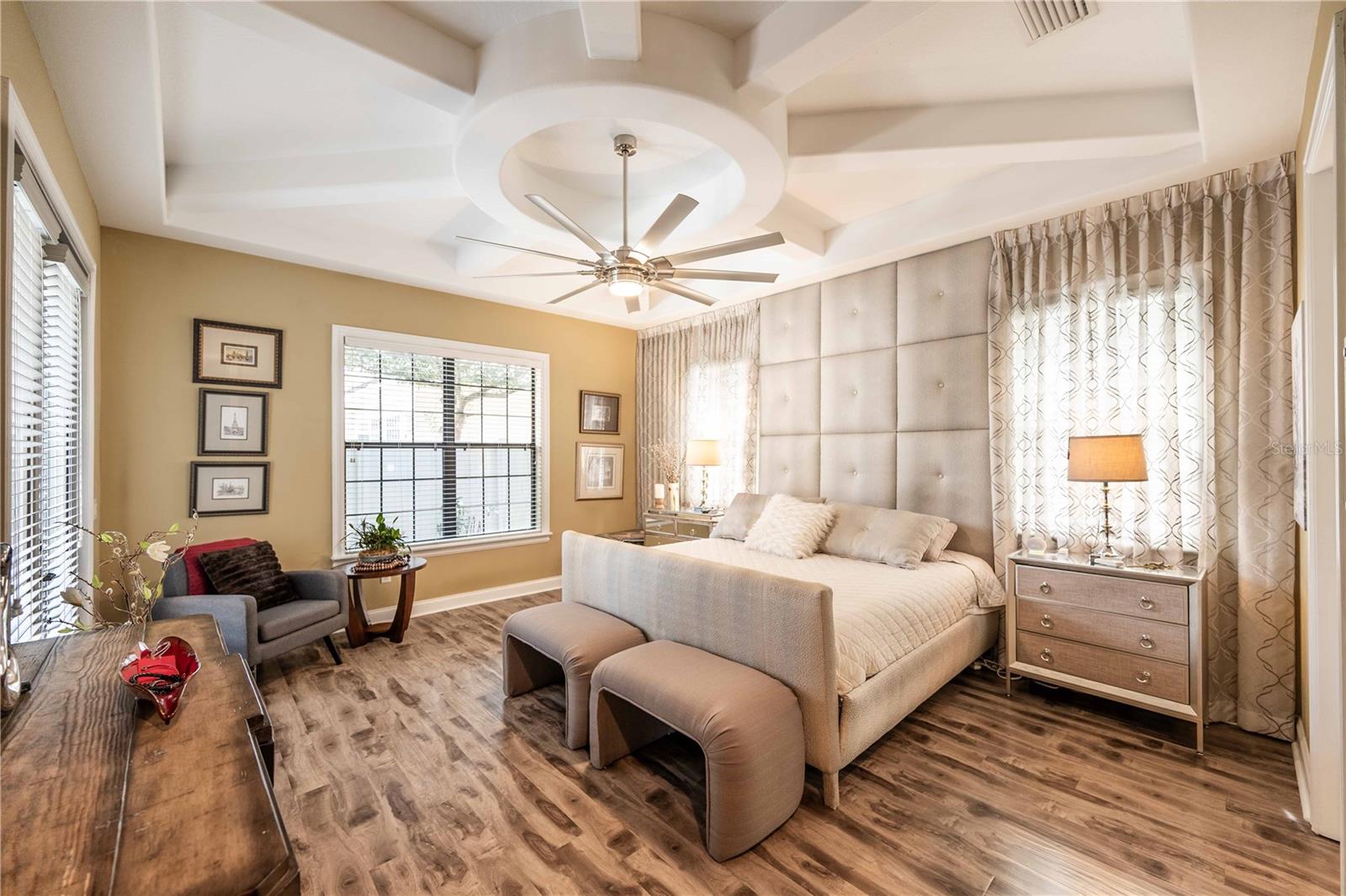 Listing photo id 12 for 1570 Palmer Avenue