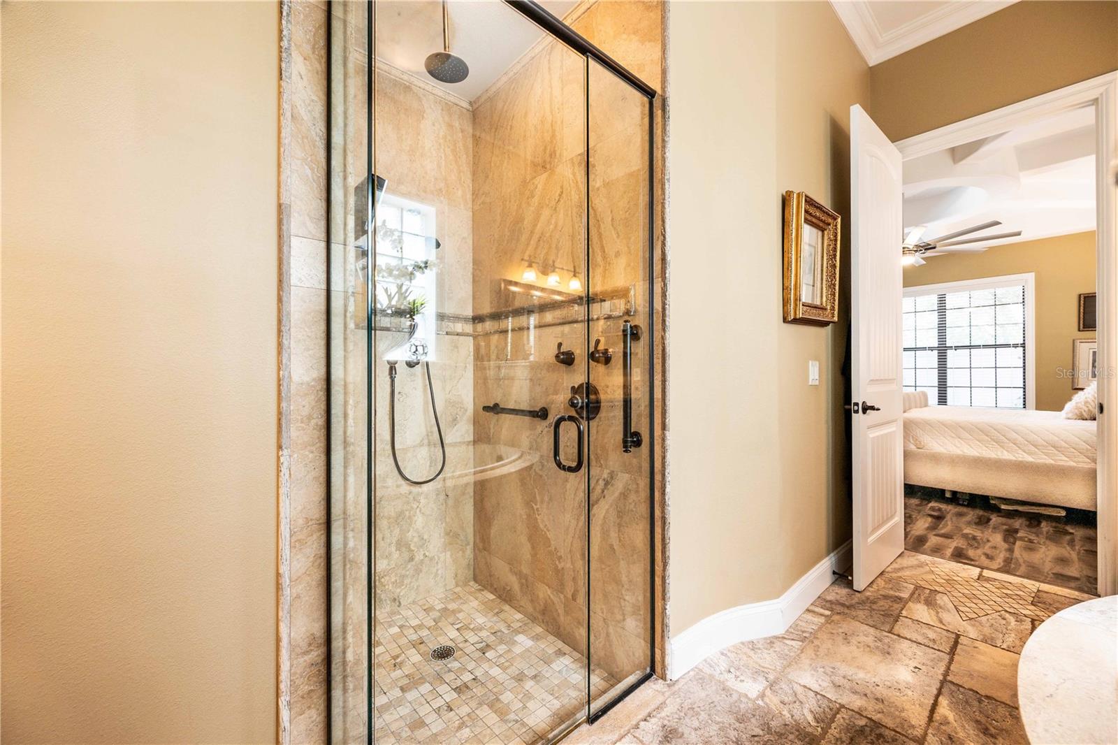 Listing photo id 14 for 1570 Palmer Avenue