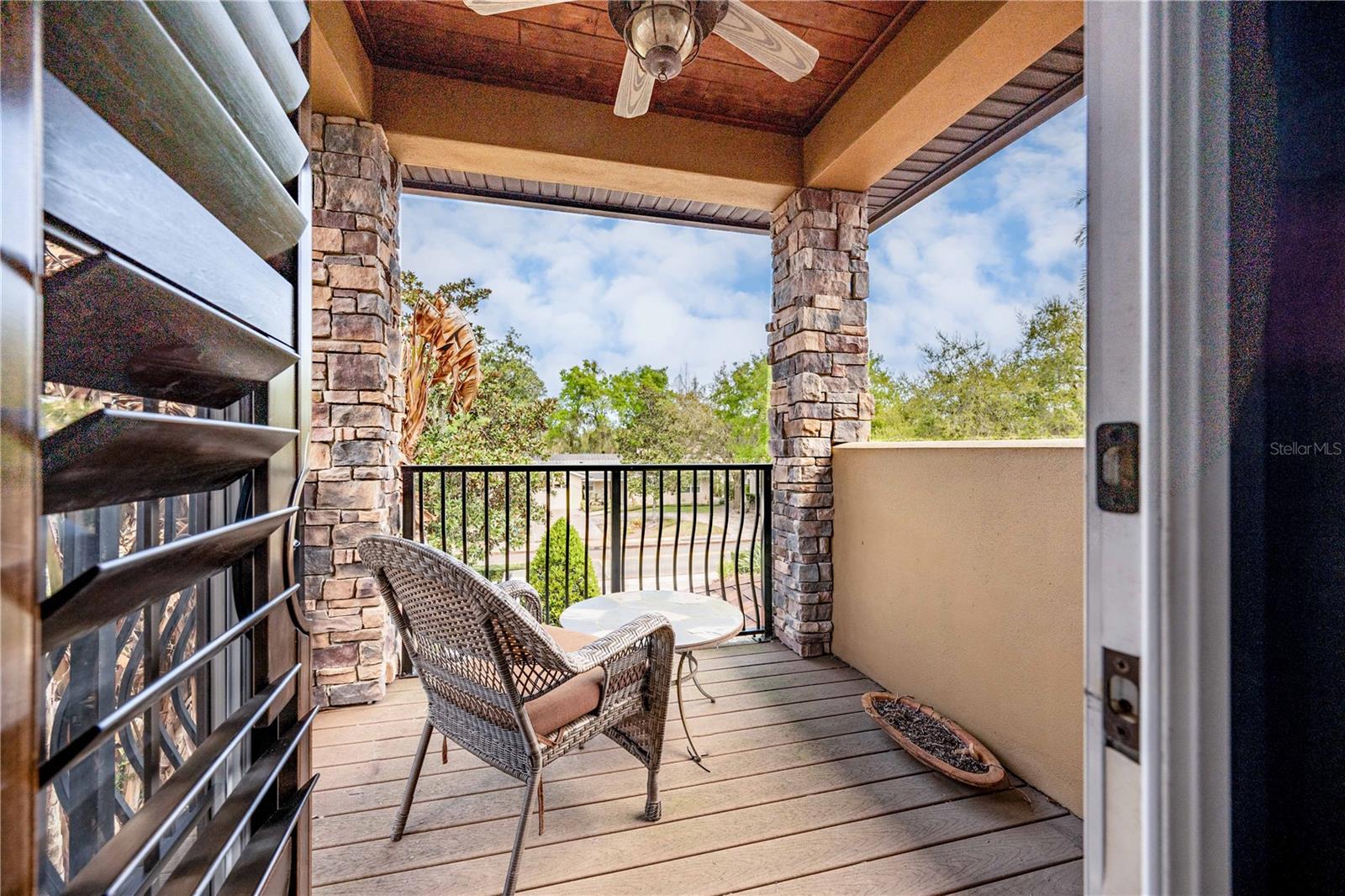 Listing photo id 19 for 1570 Palmer Avenue