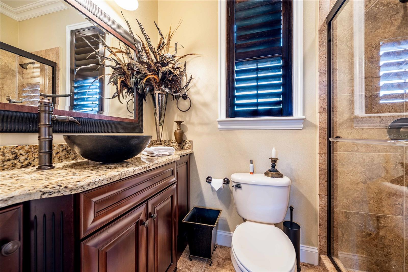 Listing photo id 24 for 1570 Palmer Avenue