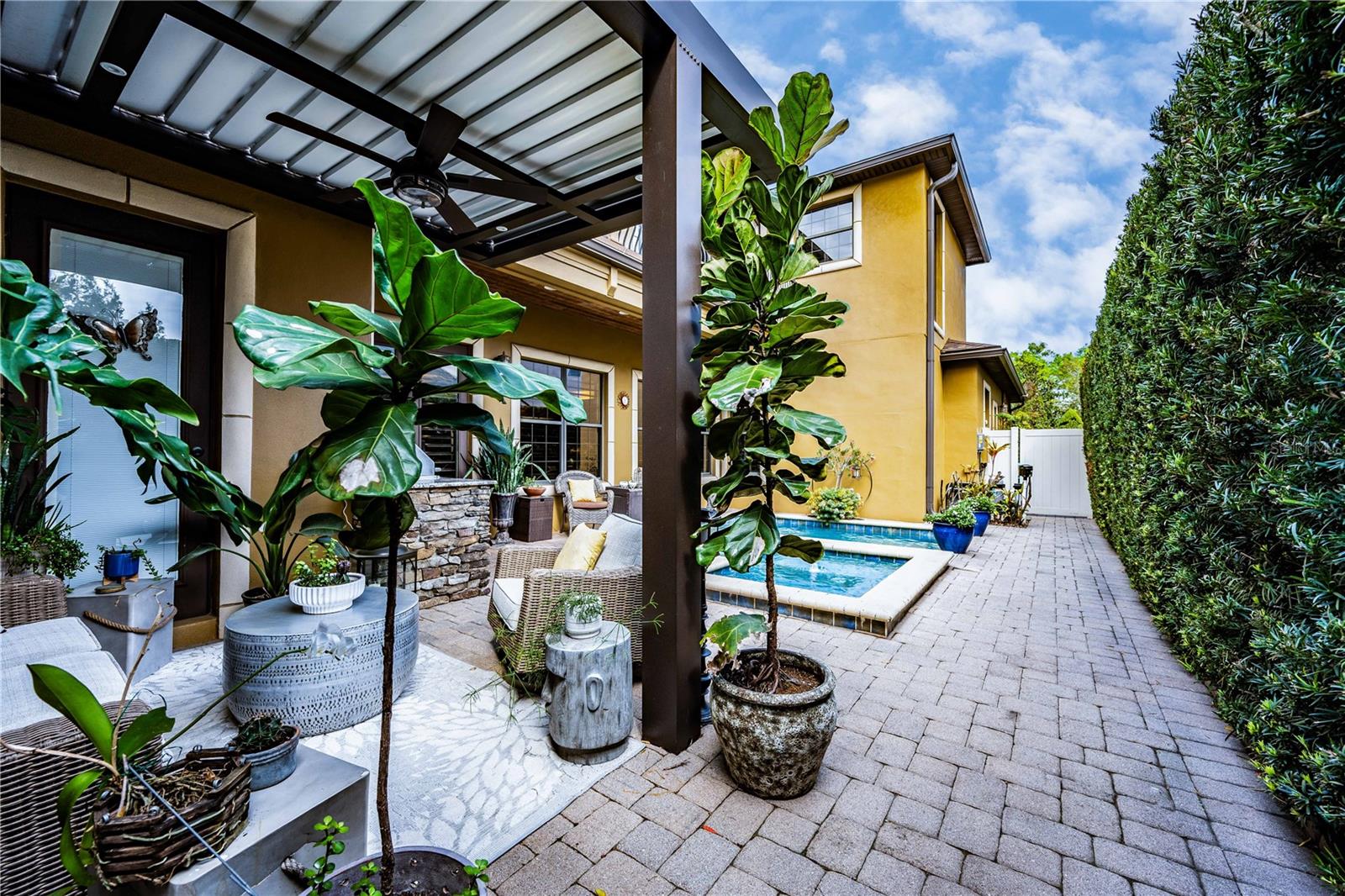 Listing photo id 26 for 1570 Palmer Avenue