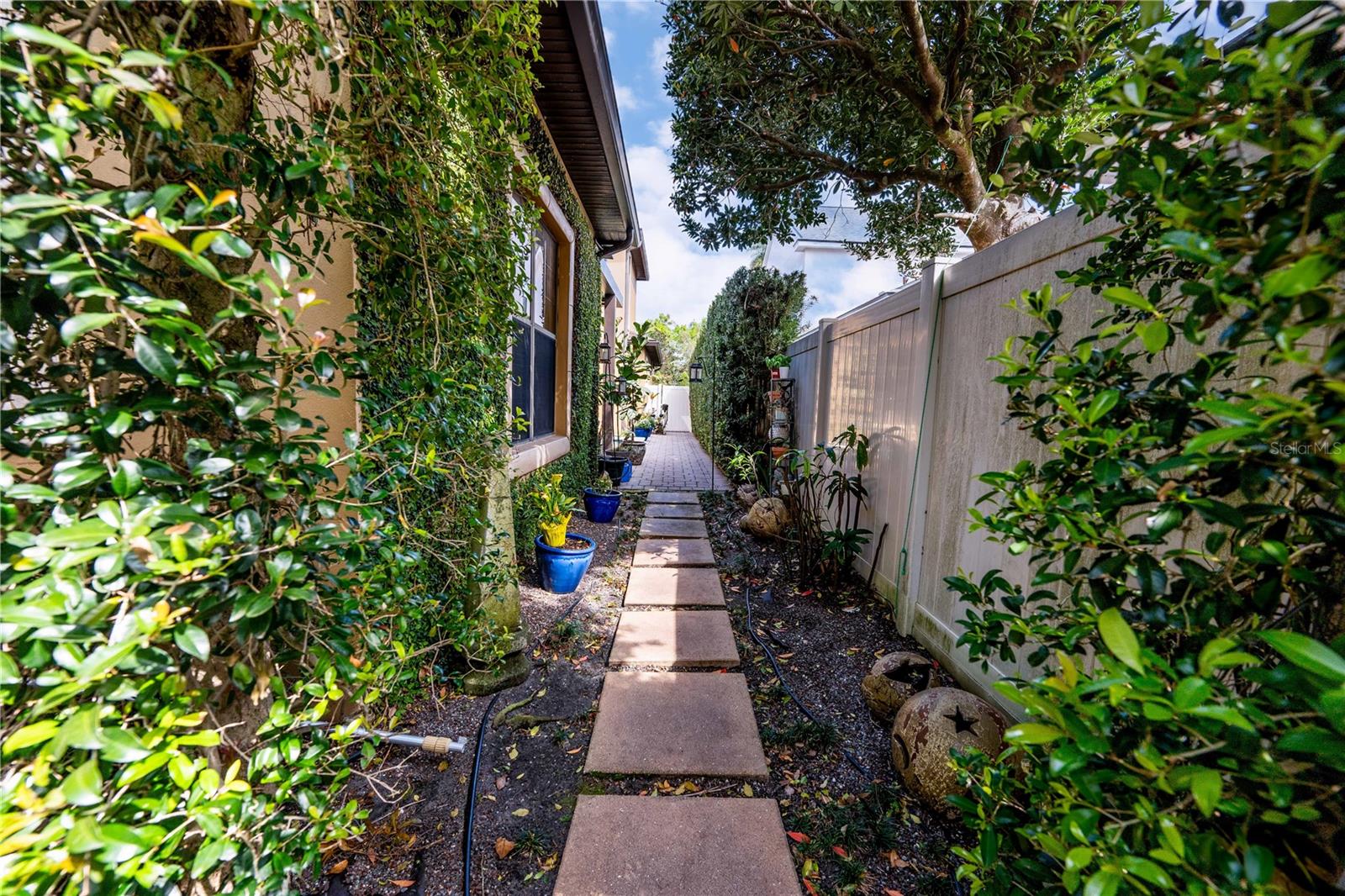 Listing photo id 29 for 1570 Palmer Avenue