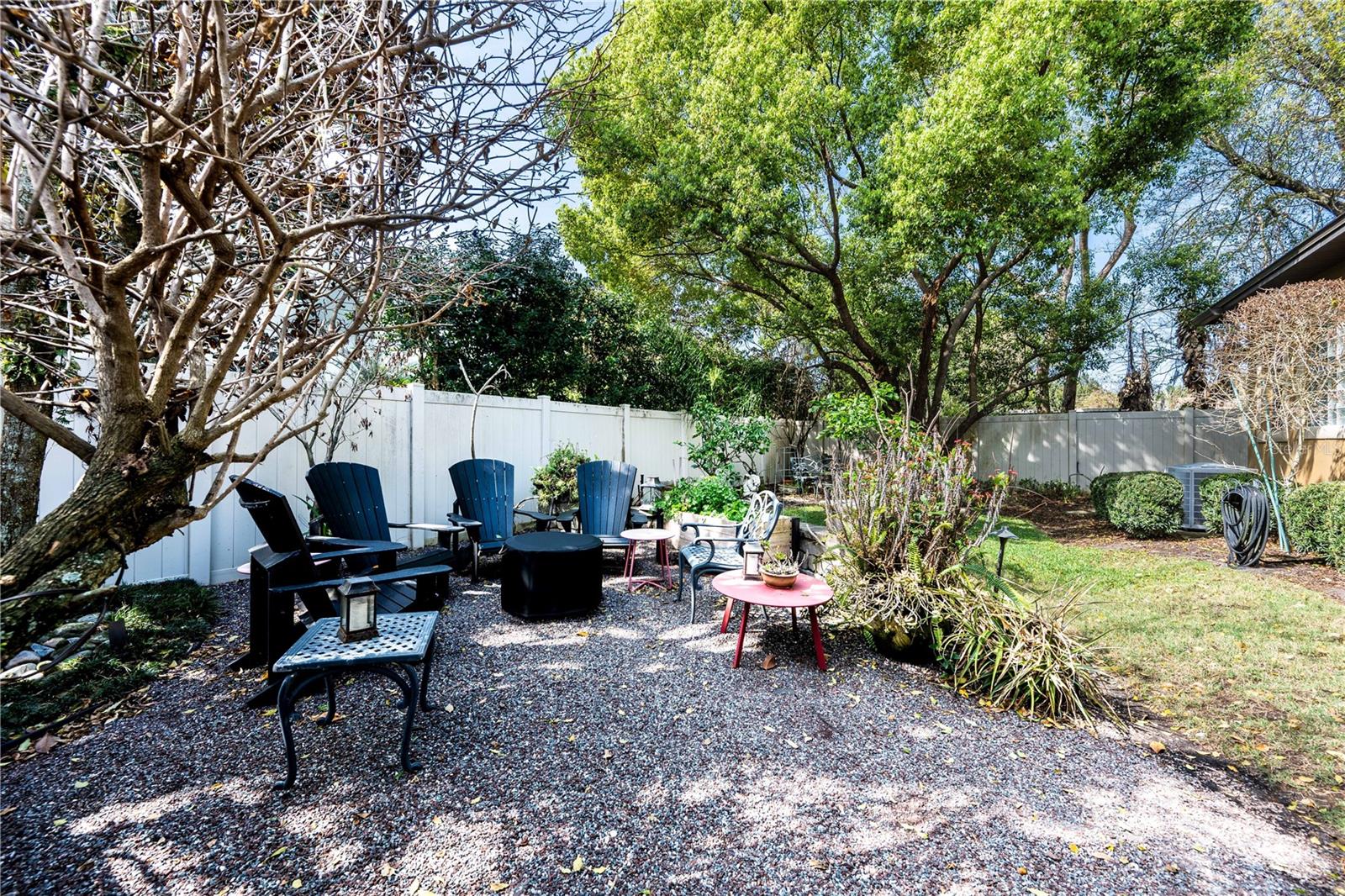 Listing photo id 30 for 1570 Palmer Avenue