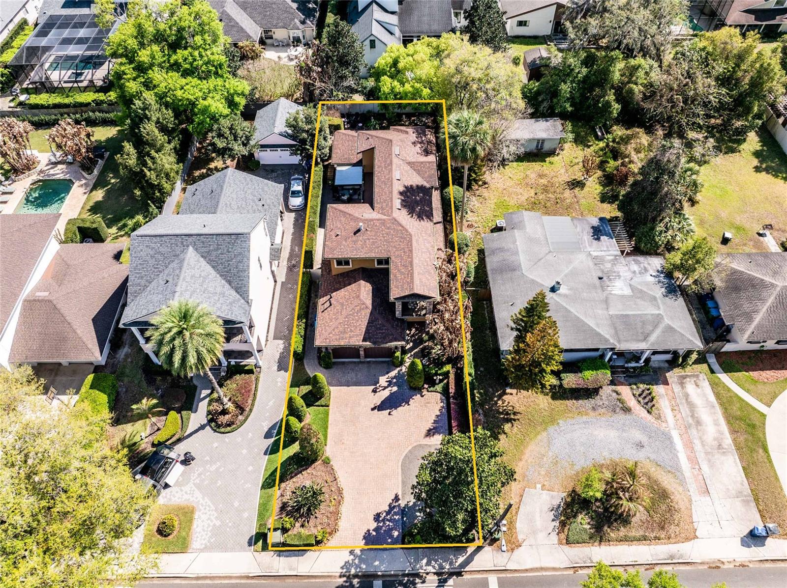 Listing photo id 33 for 1570 Palmer Avenue