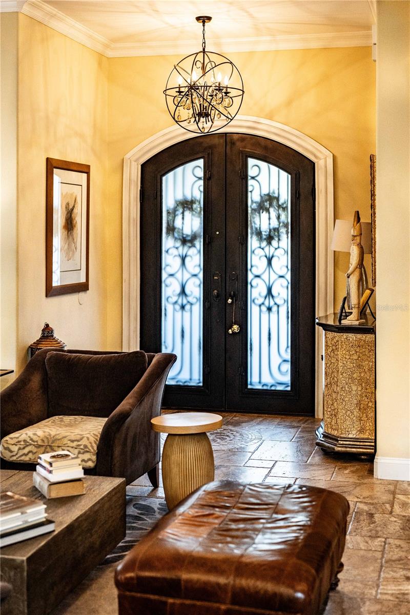 Listing photo id 3 for 1570 Palmer Avenue