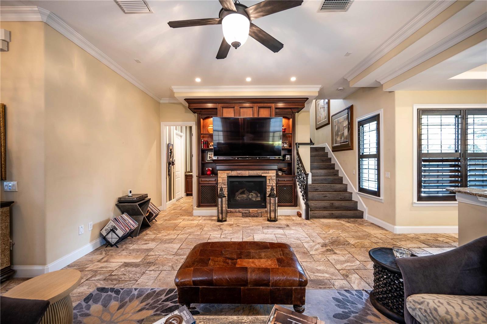 Listing photo id 4 for 1570 Palmer Avenue