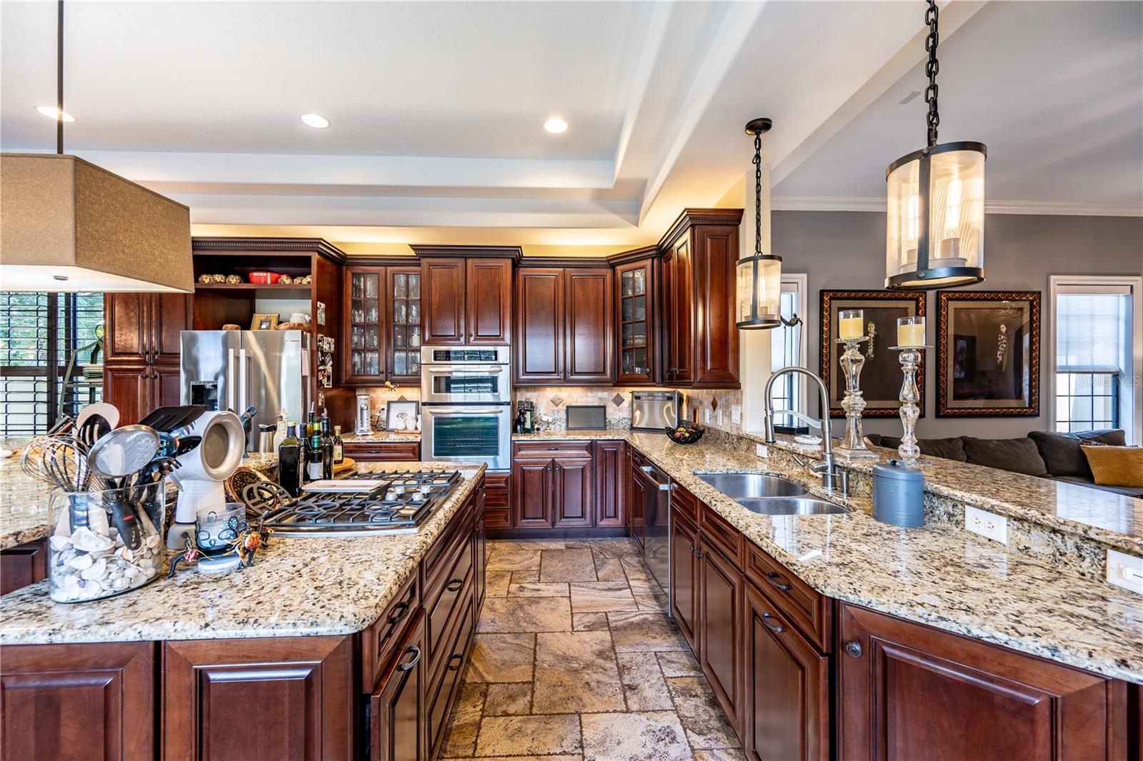 Listing photo id 6 for 1570 Palmer Avenue