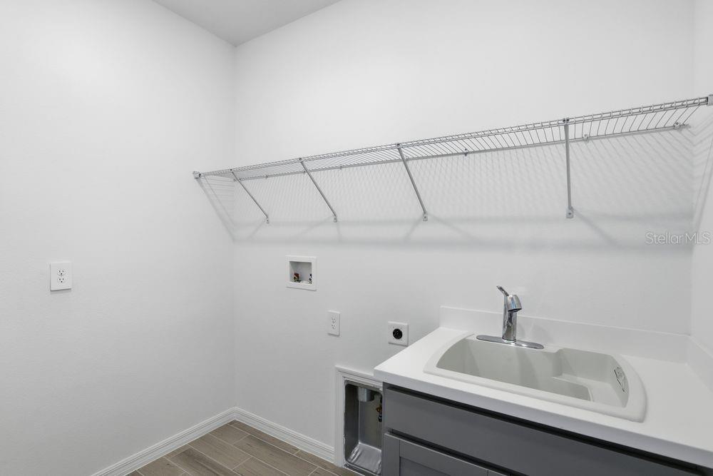 Image 32 of 49 For 14740 Field Daisy Drive