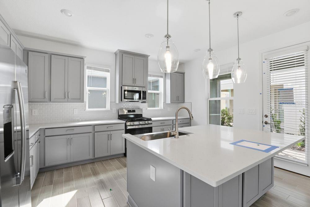 Image 9 of 49 For 14740 Field Daisy Drive