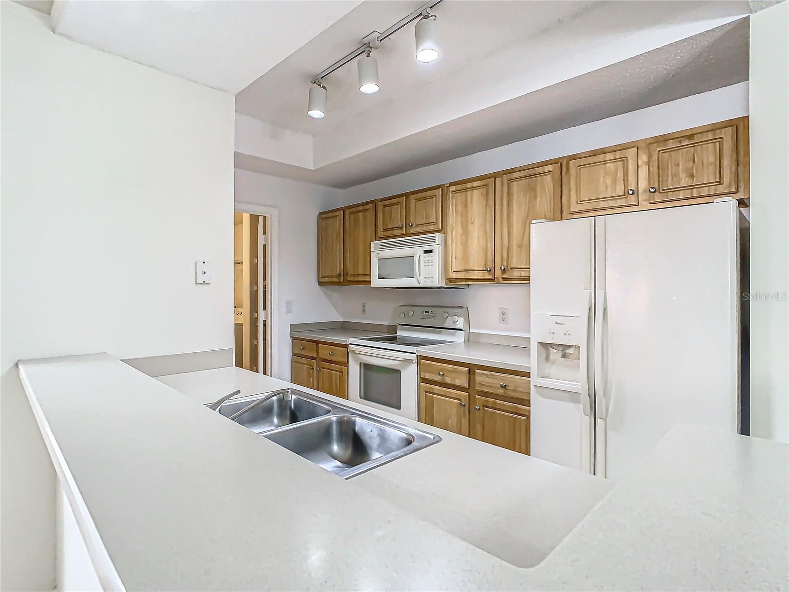 Image 8 of 29 For 12209 Wild Iris Way 103