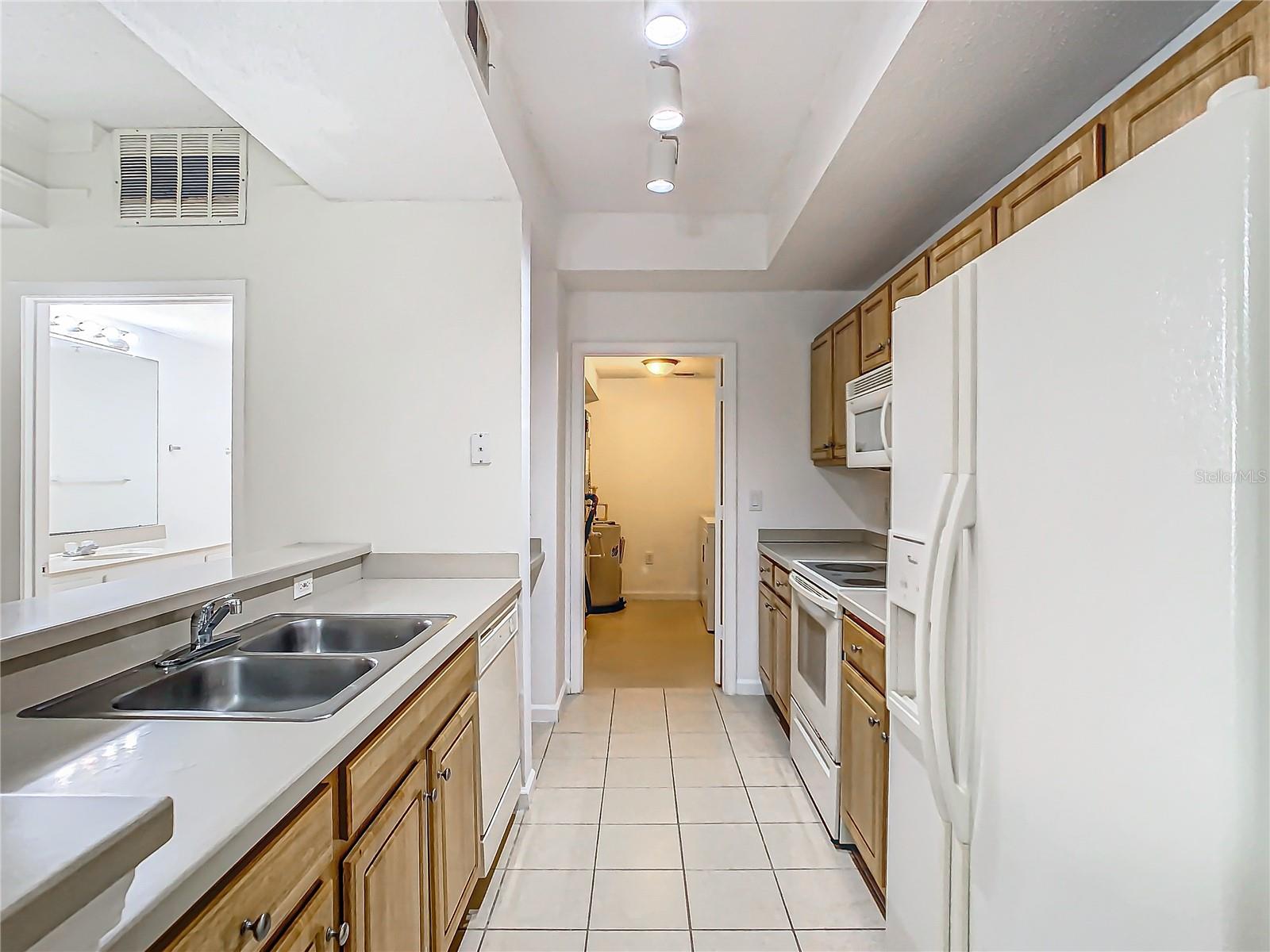 Image 9 of 29 For 12209 Wild Iris Way 103