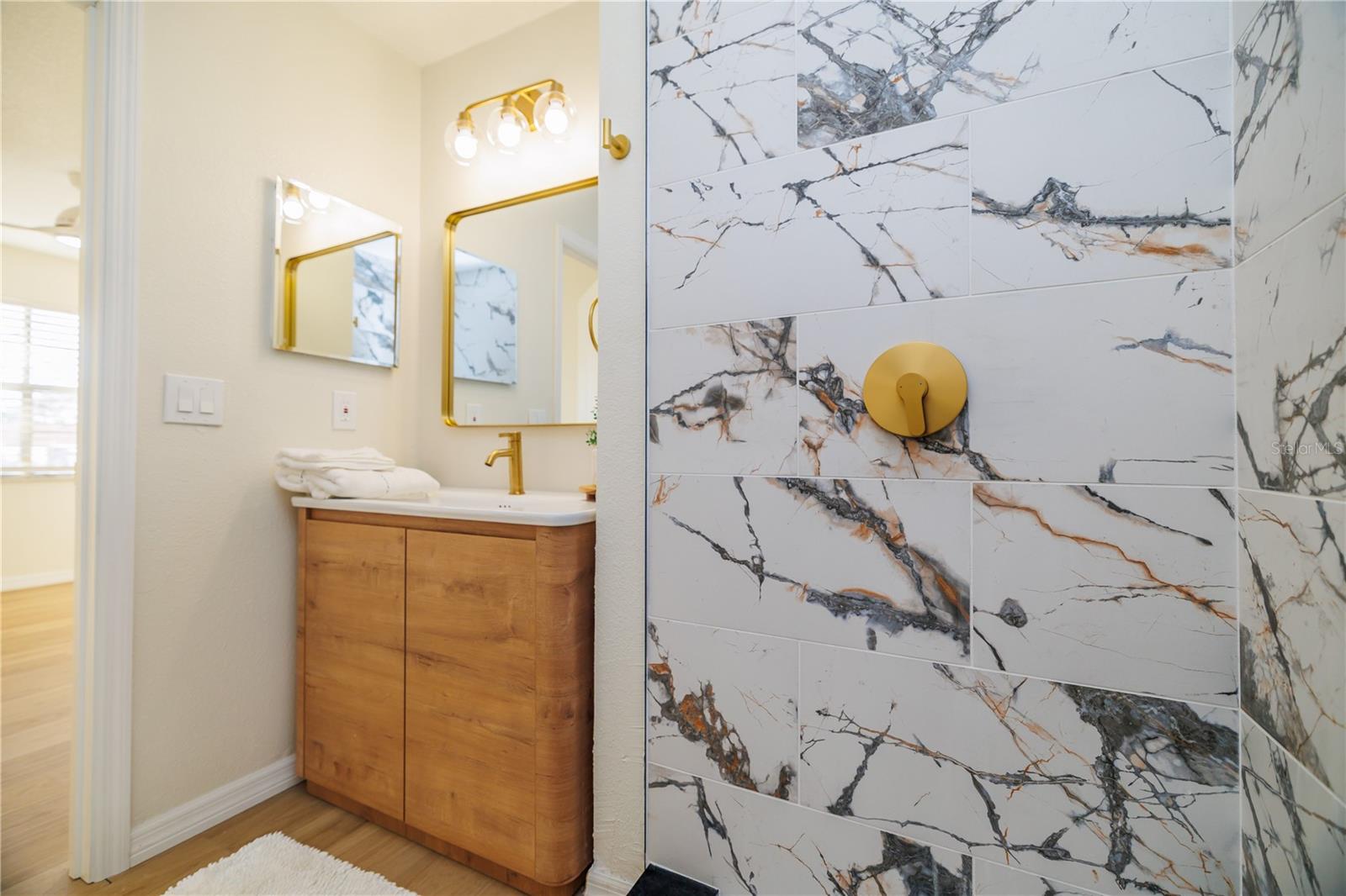 Image 12 of 16 For 6922 Woodlake Drive 103