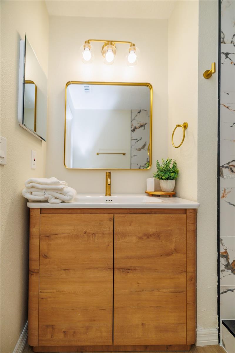 Image 13 of 16 For 6922 Woodlake Drive 103