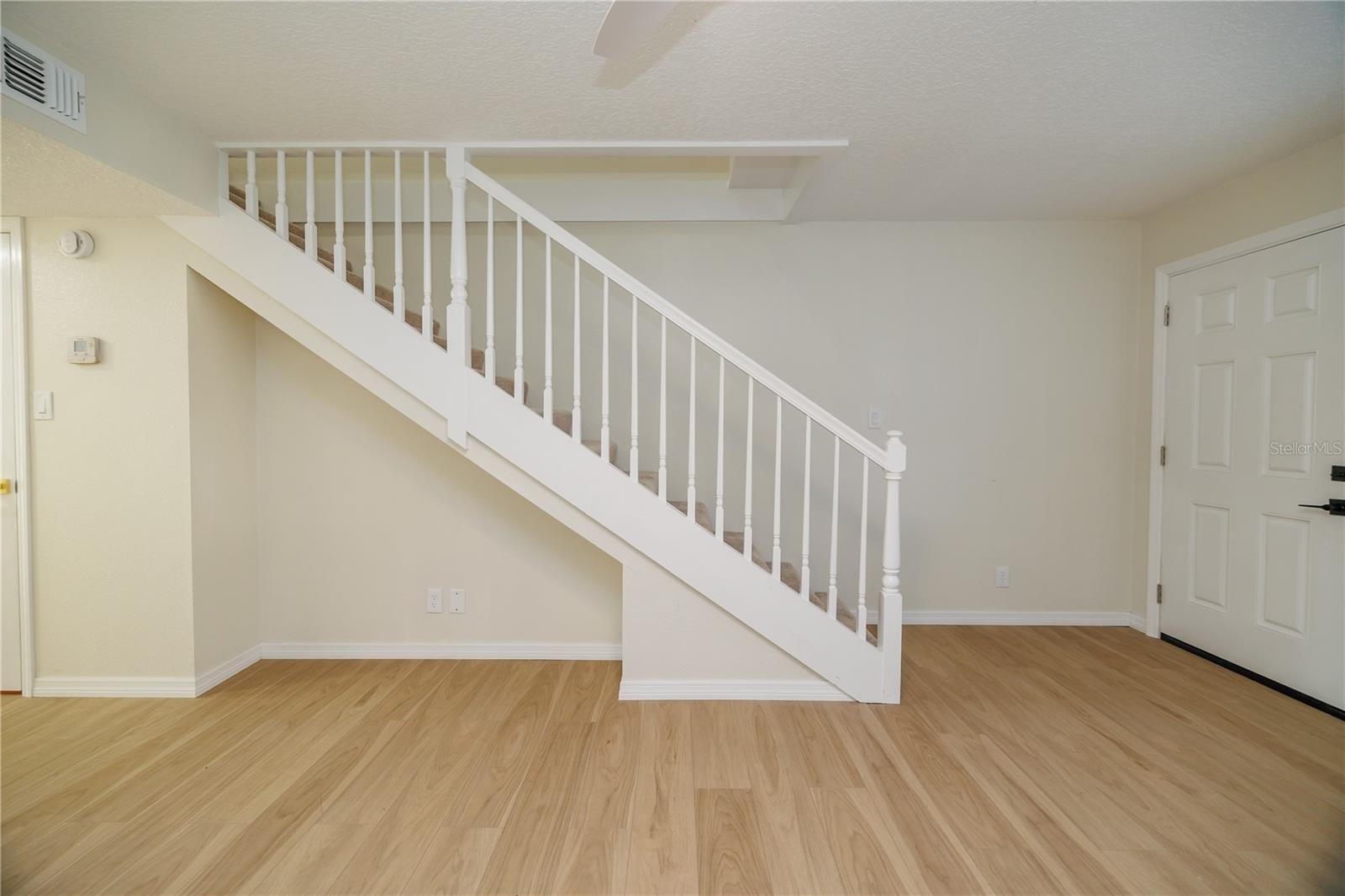 Image 7 of 16 For 6922 Woodlake Drive 103