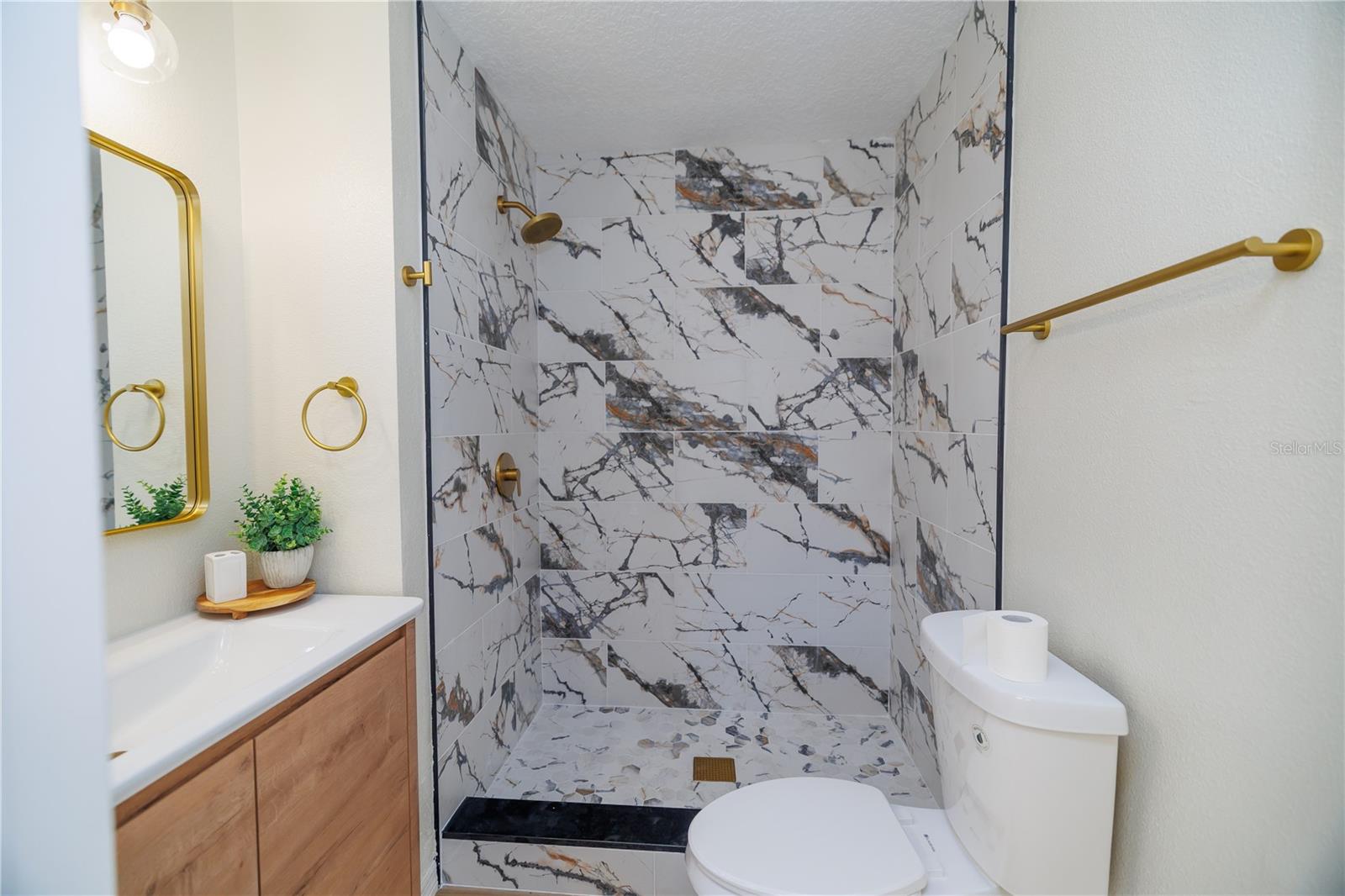 Image 9 of 16 For 6922 Woodlake Drive 103