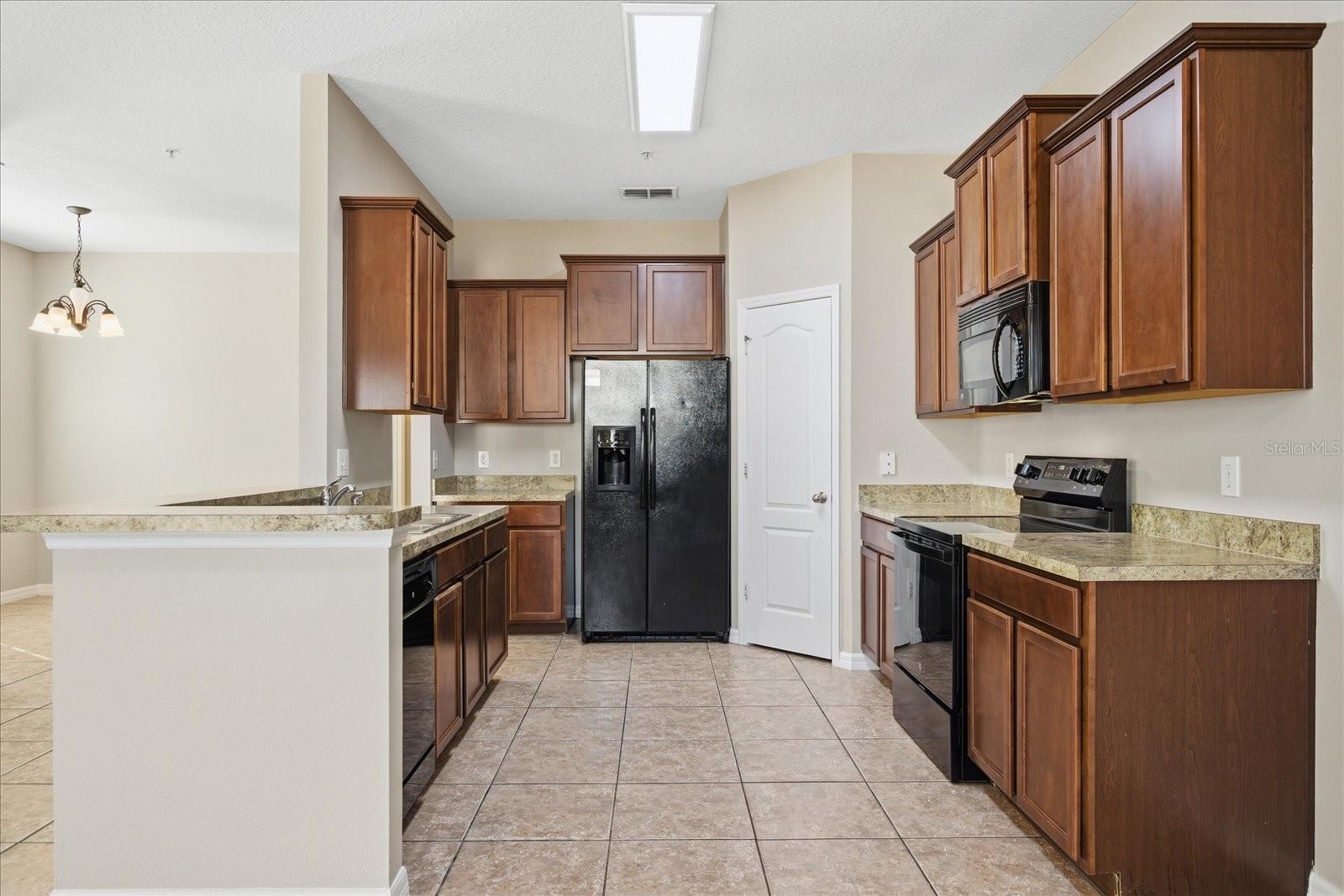 Image 10 of 32 For 6518 Goldenrod Road 58c