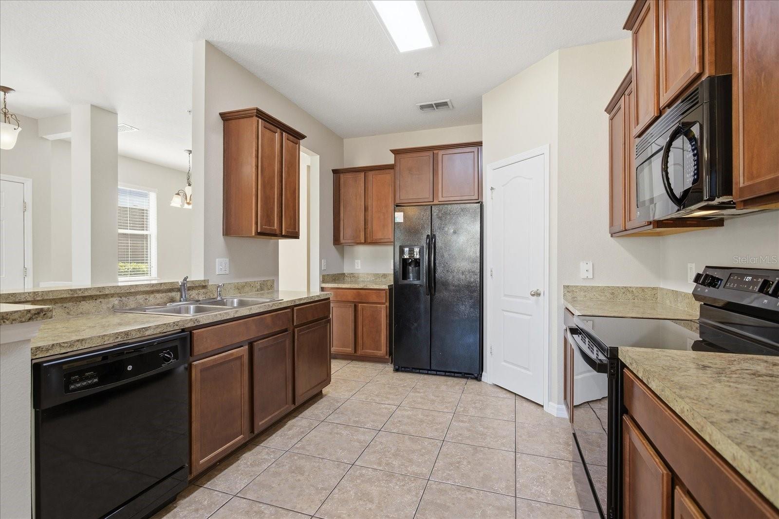 Image 11 of 32 For 6518 Goldenrod Road 58c