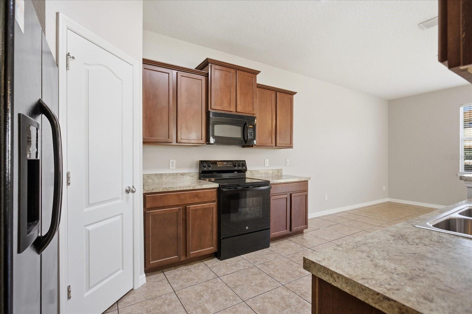 Image 12 of 32 For 6518 Goldenrod Road 58c