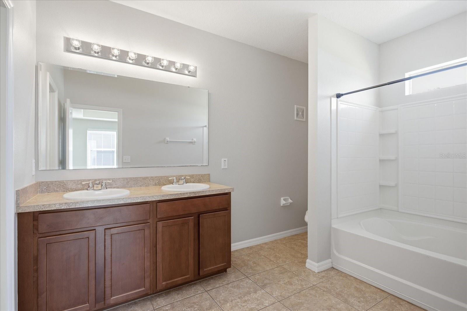 Image 15 of 32 For 6518 Goldenrod Road 58c